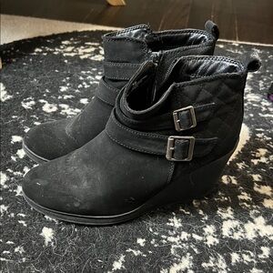 Elegant Black Quilted Ankle Booties